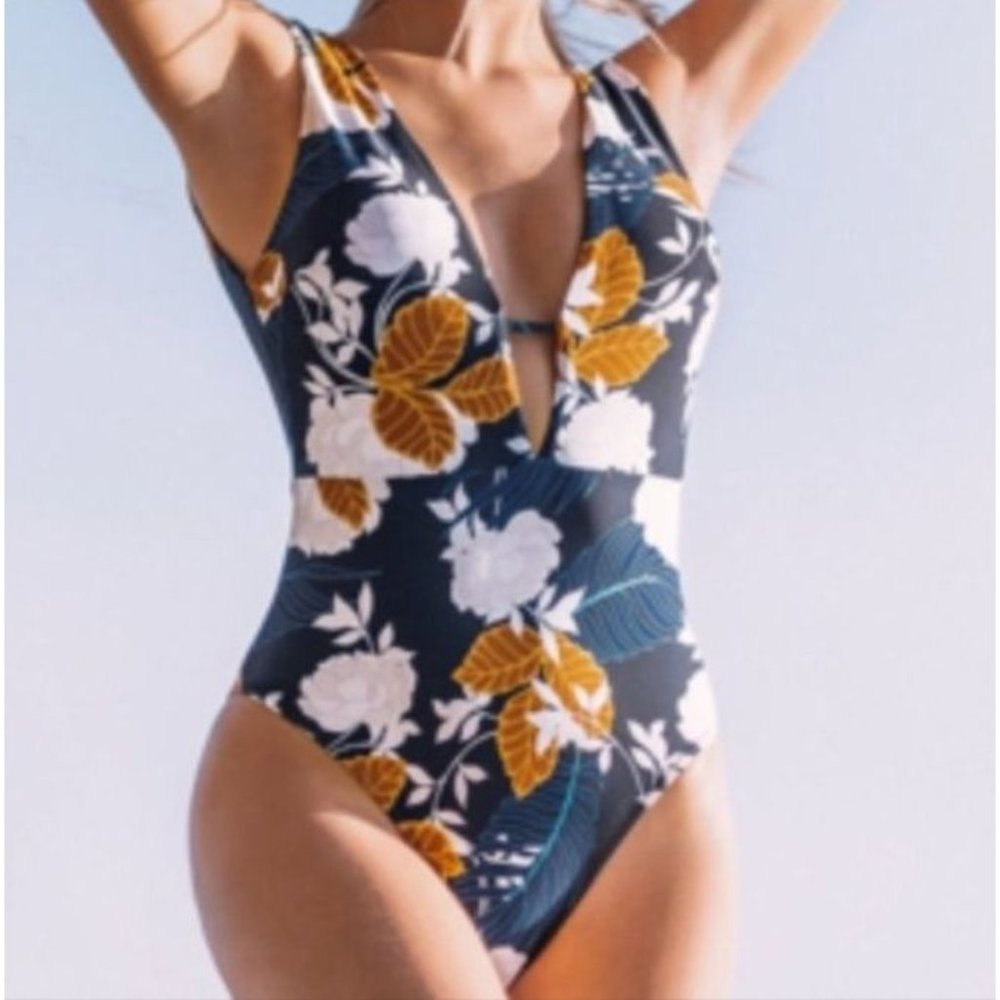 NEW Cupshe Blue Floral One Piece Swimsuit